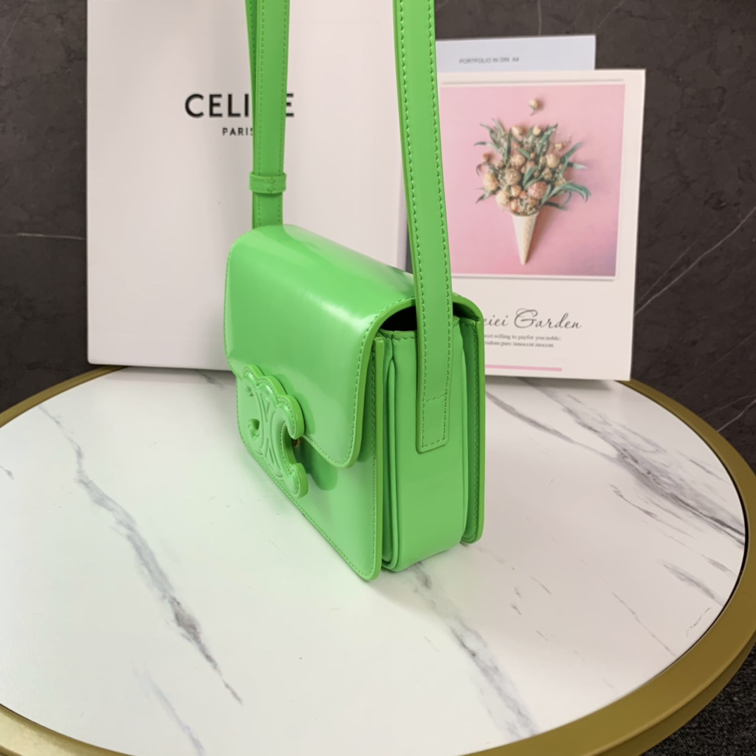 CELINE 新品上线2022新款～浮雕凯旋门小号