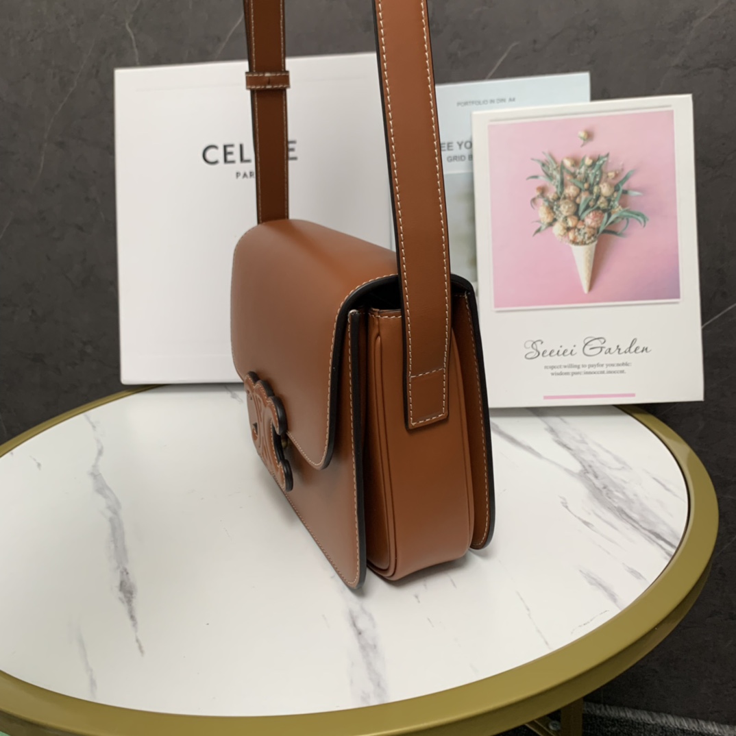 CELINE 新品上线2022新款～浮雕凯旋门中号