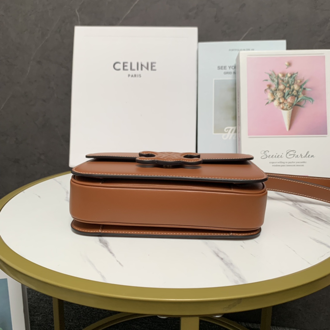 CELINE 新品上线2022新款～浮雕凯旋门中号