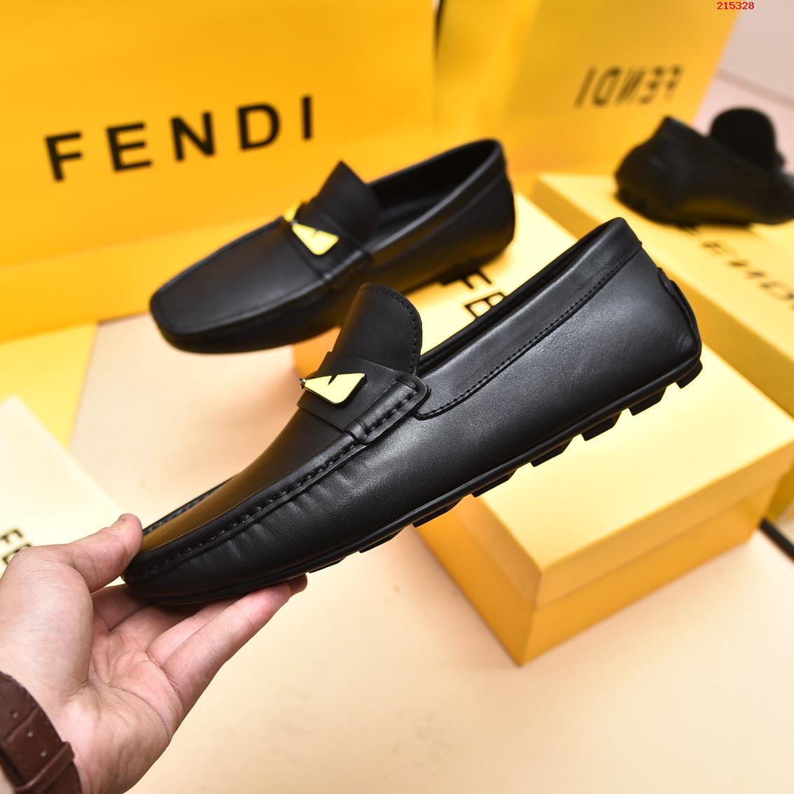  【FENDI  芬迪 】2⃣️0⃣️2⃣️2⃣️年新米兰男时装懒人走秀款✅时尚休闲豆豆鞋