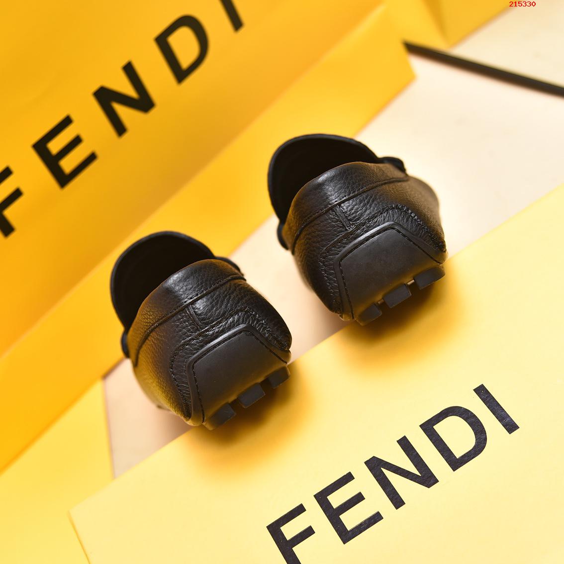  【FENDI  芬迪 】2⃣️0⃣️2⃣️2⃣️年新米兰男时装懒人走秀款✅时尚休闲豆豆鞋