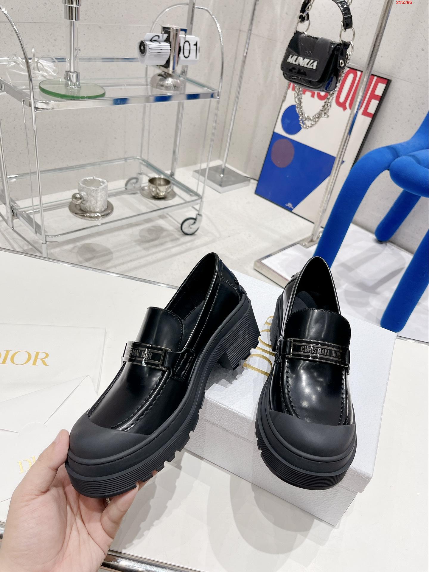 迪奥 Dior 早秋最新22k new arrival2022早秋开边珠单鞋