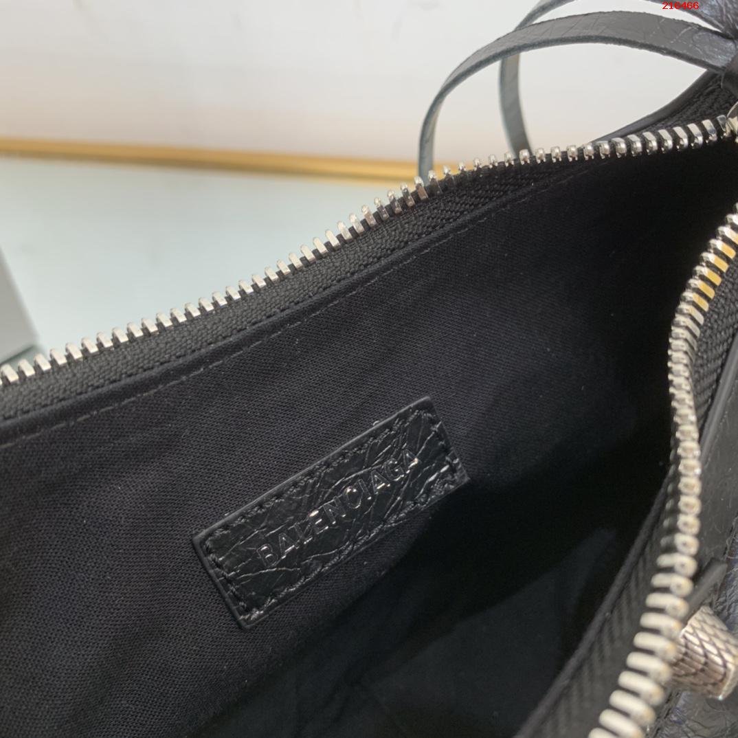 【BG家】新品la Balenciag Le Cagole半月牙腋下包斜挎包👉671400