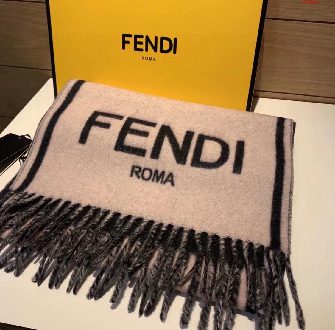 配色 黑色 粉色 FENDI 芬迪最新款围巾  %100 羊绒