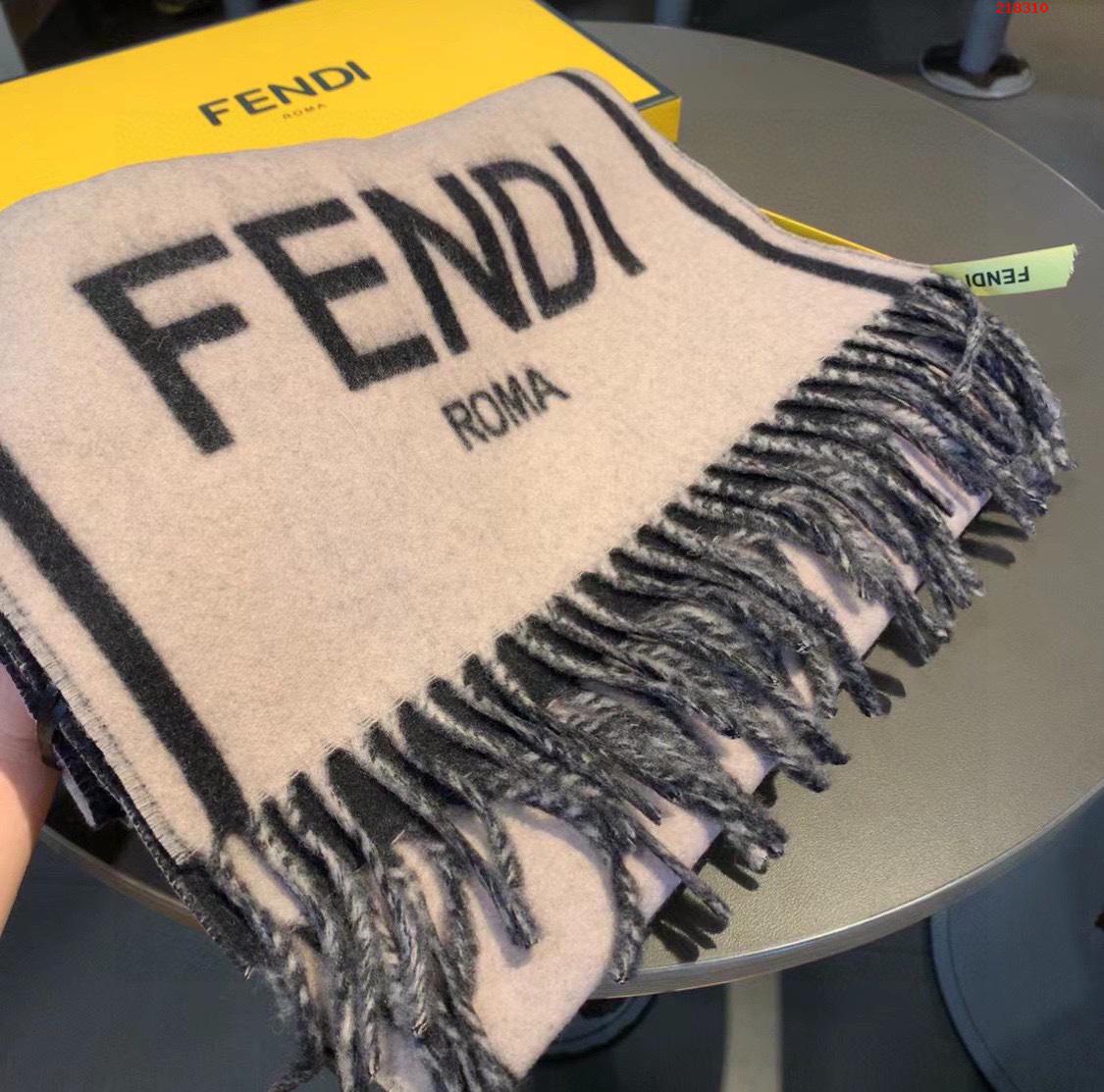 配色 黑色 粉色 FENDI 芬迪最新款围巾  %100 羊绒