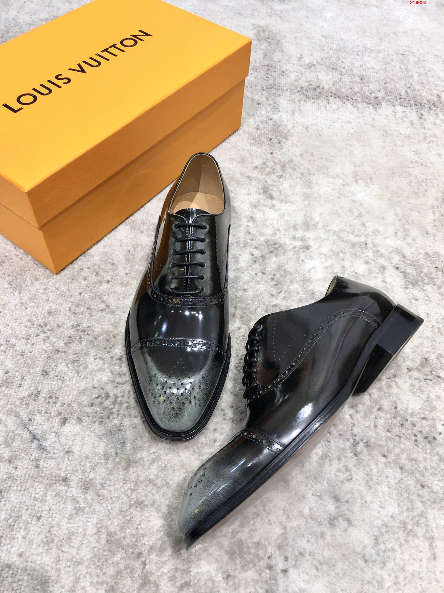 Louis Vuitton LV 男士经典牛津鞋男士商务正装雕花皮鞋  经典款