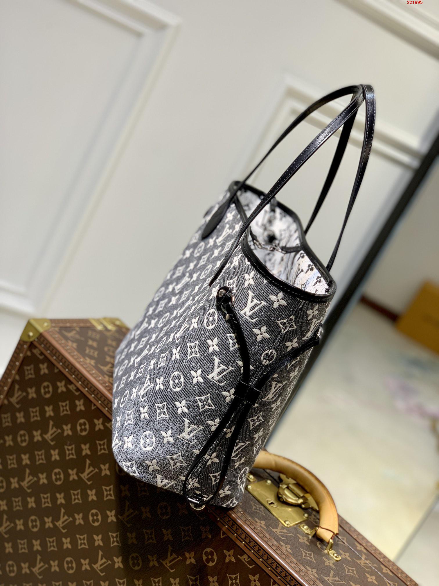 M21465本款 Neverfull 中号手袋