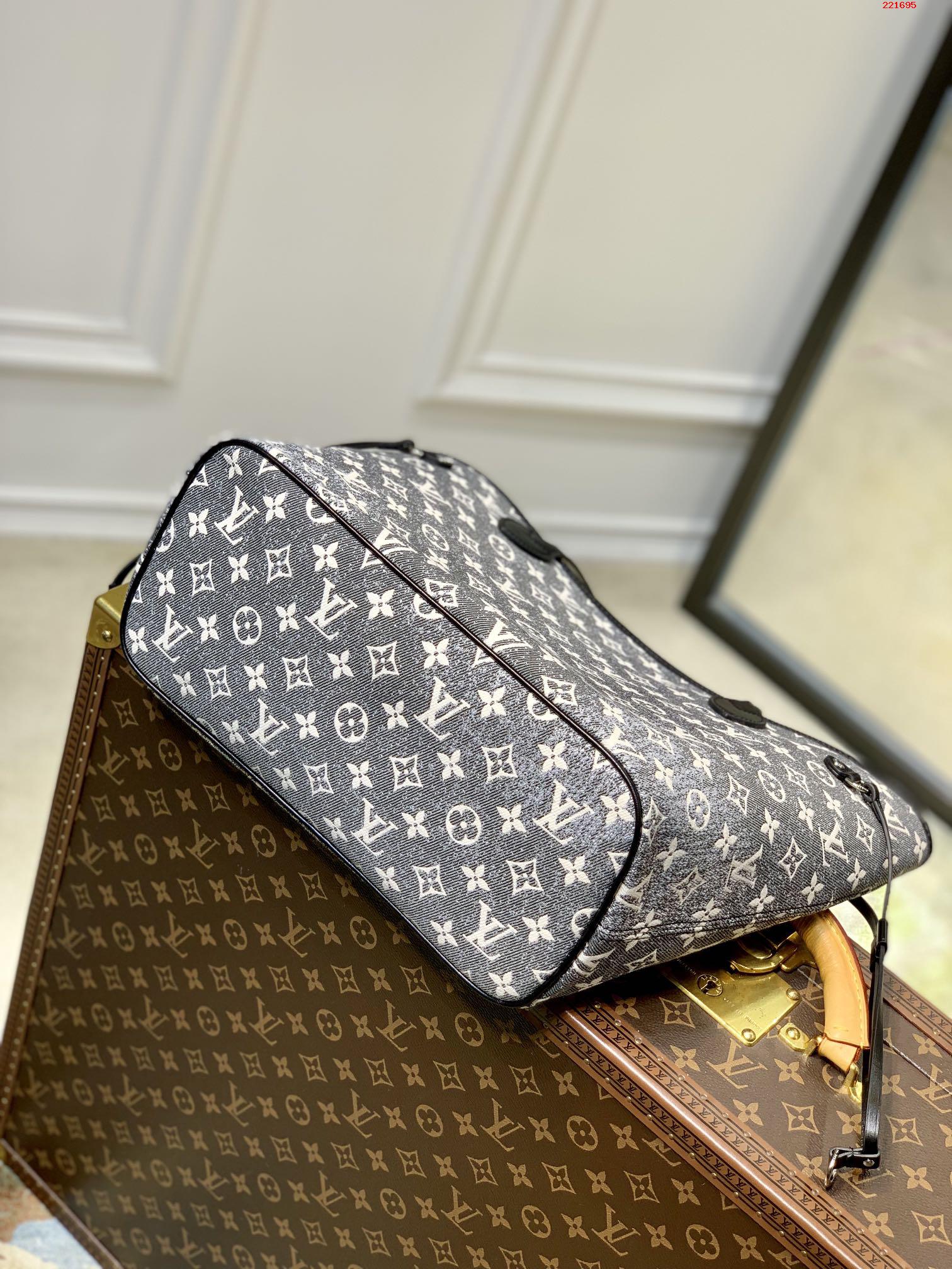 M21465本款 Neverfull 中号手袋