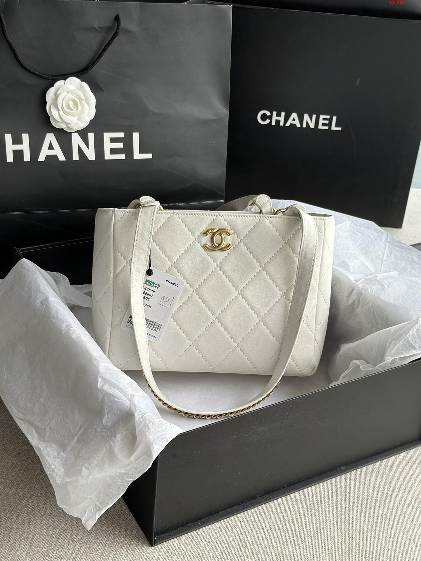 CHANEL    型号AS3508  22K新款购物包 