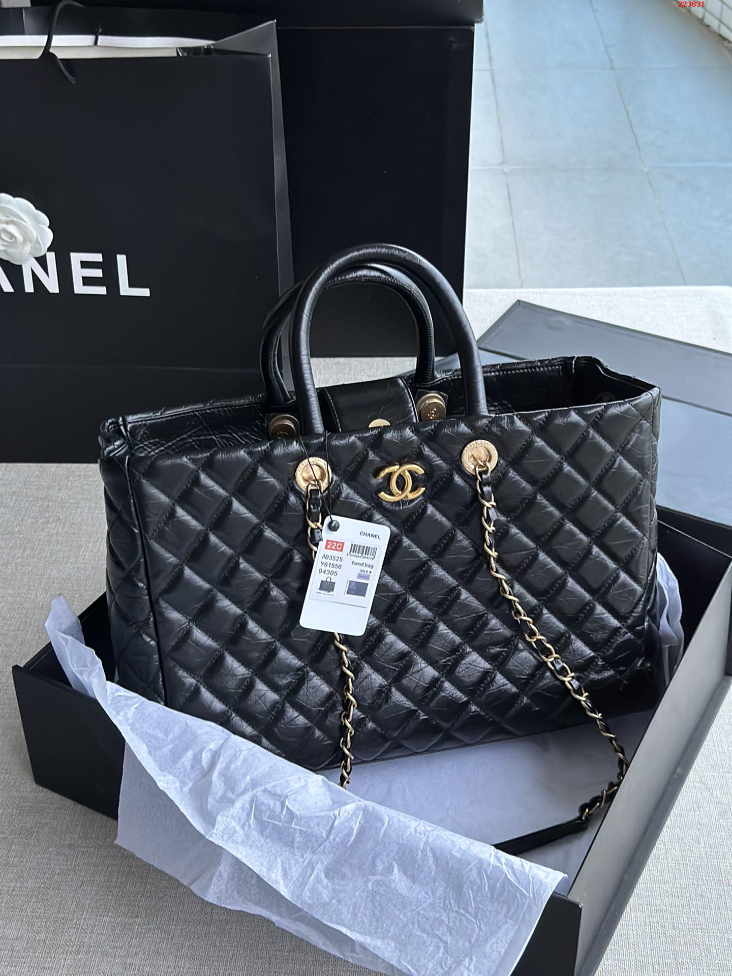 CHANEL    型号A935252019春夏新款购物大号手提包 