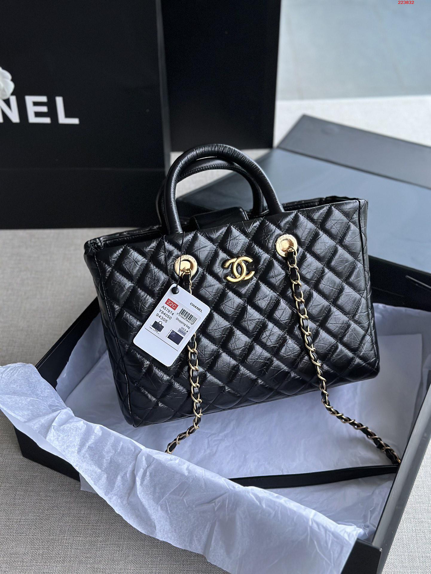 CHANEL    型号A935252019春夏新款购物大号手提包 