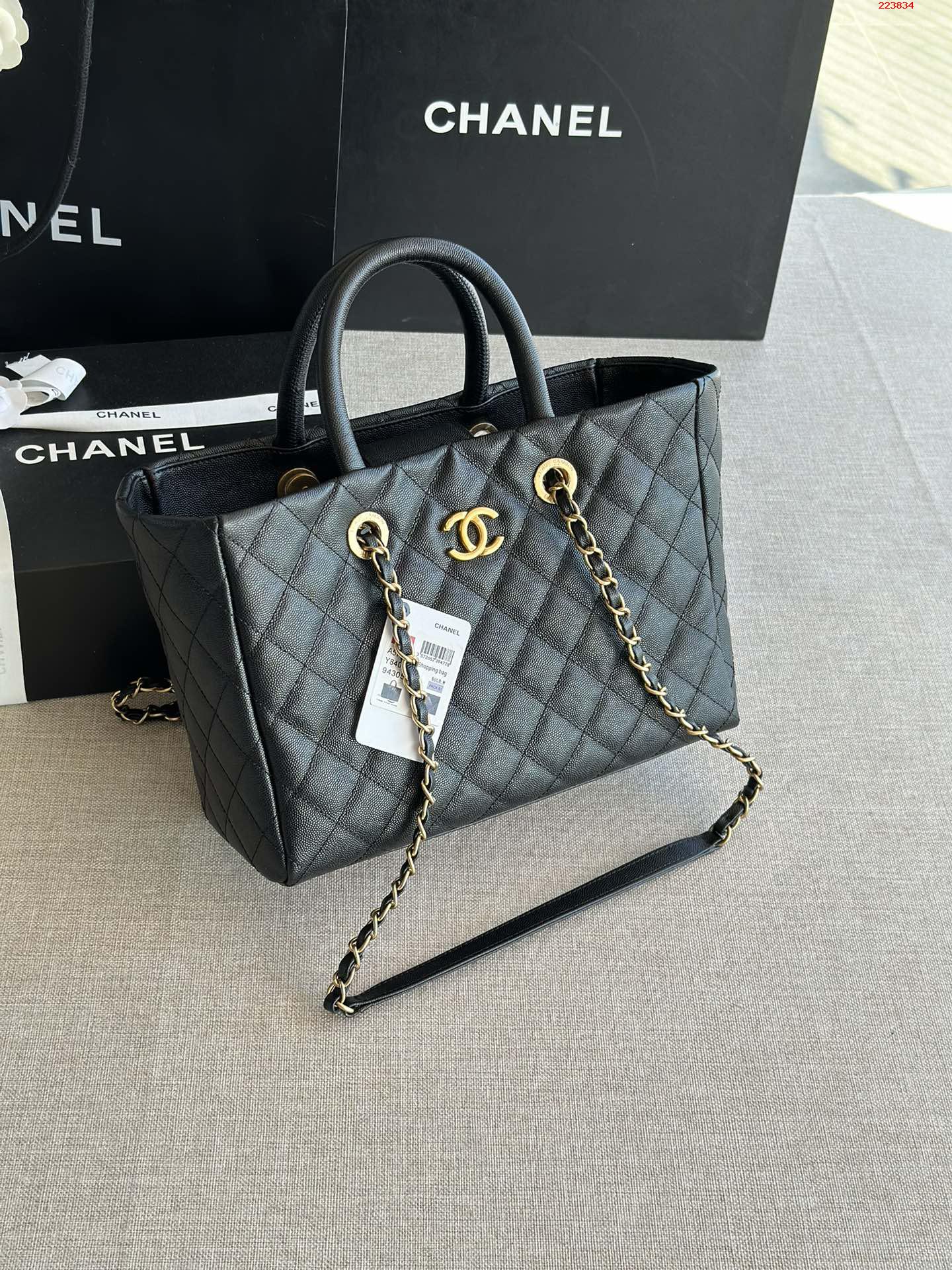 CHANEL    型号A935252019春夏新款购物大号手提包 