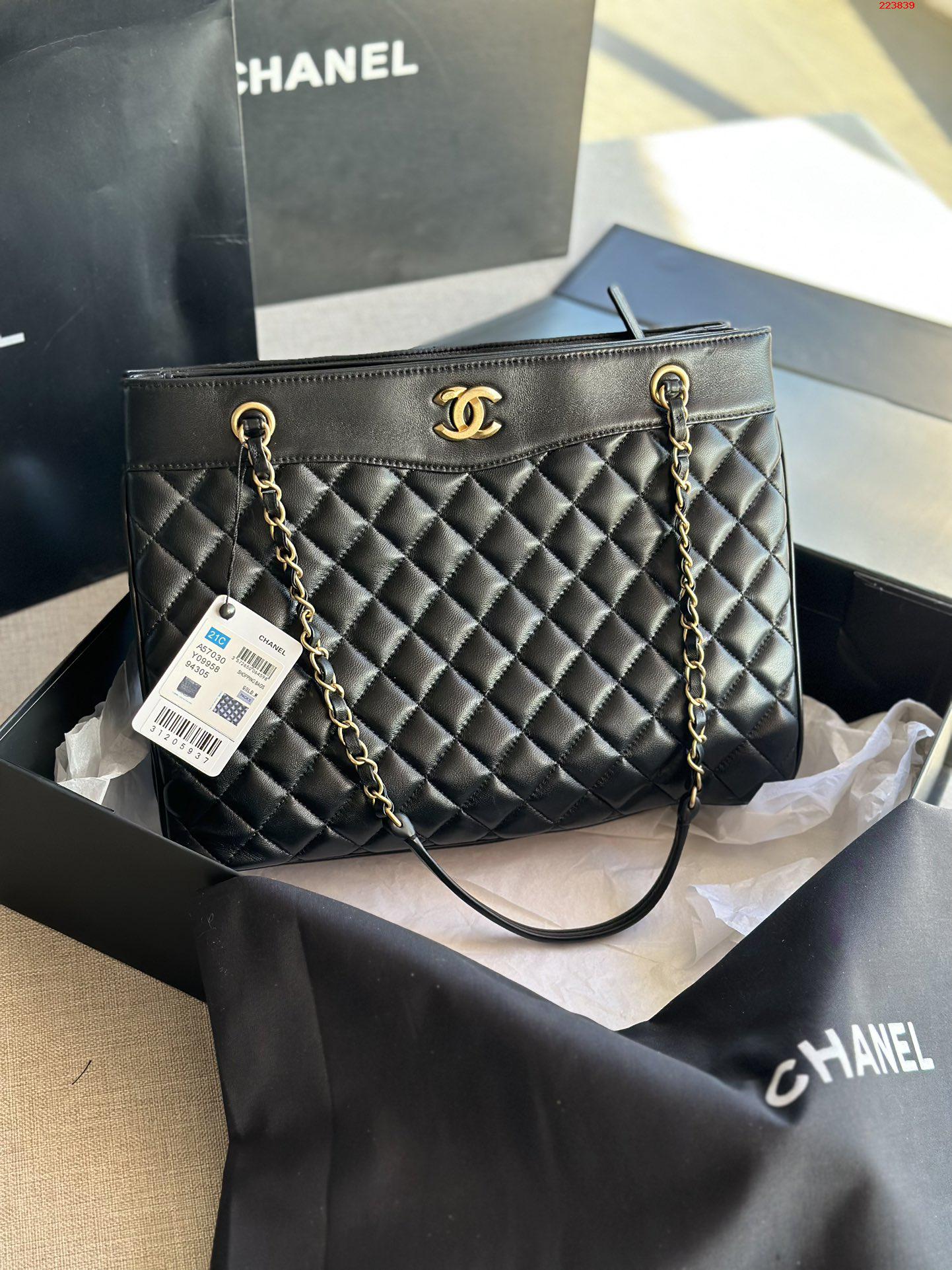 CHANEL   型号 57030    秋冬款购物袋 羊皮系列 