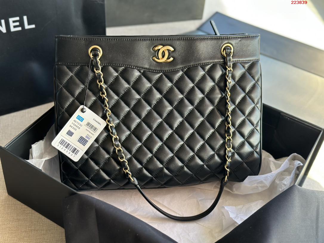 CHANEL   型号 57030    秋冬款购物袋 羊皮系列 