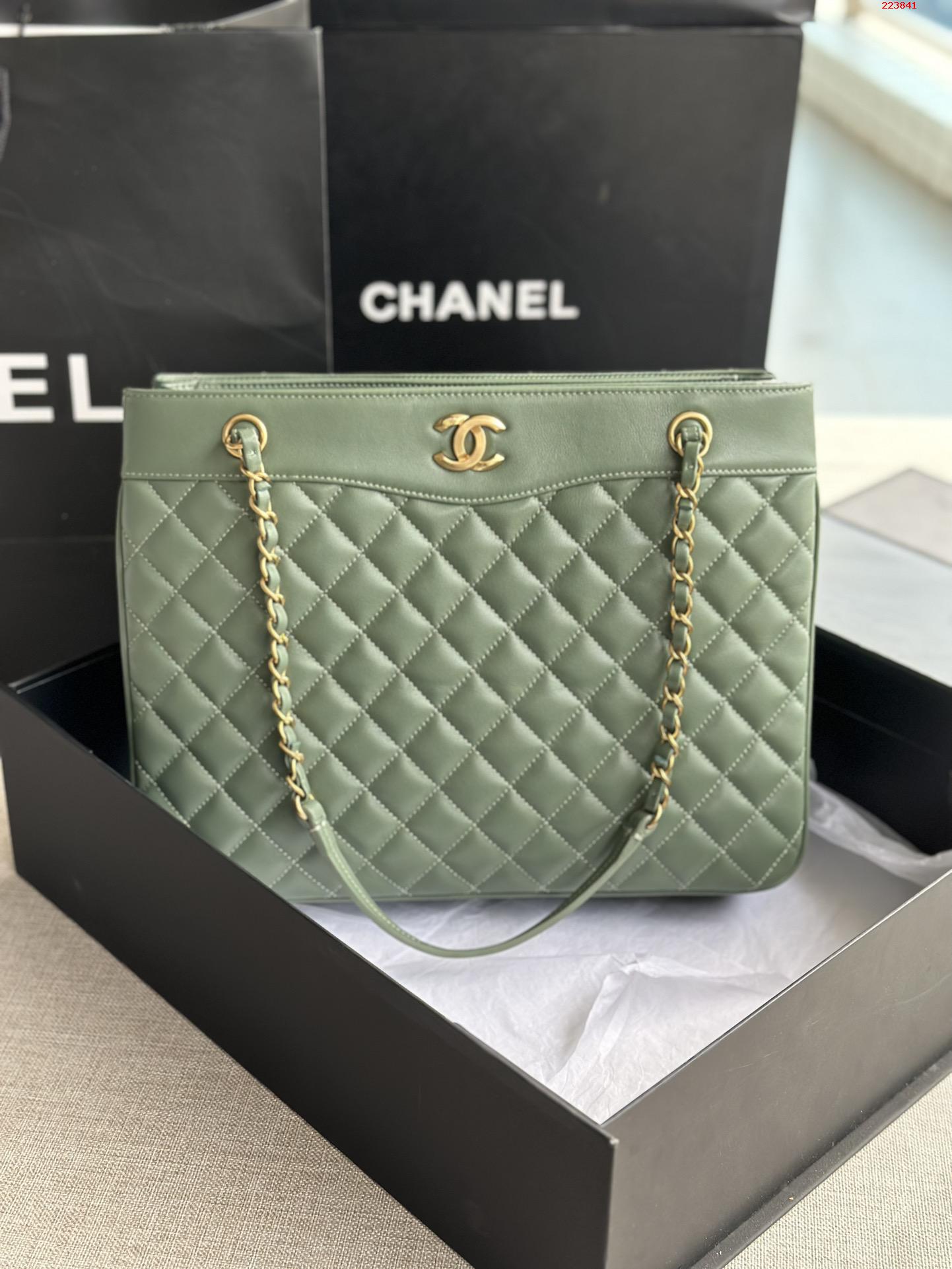 CHANEL   型号 57030    秋冬款购物袋 羊皮系列 