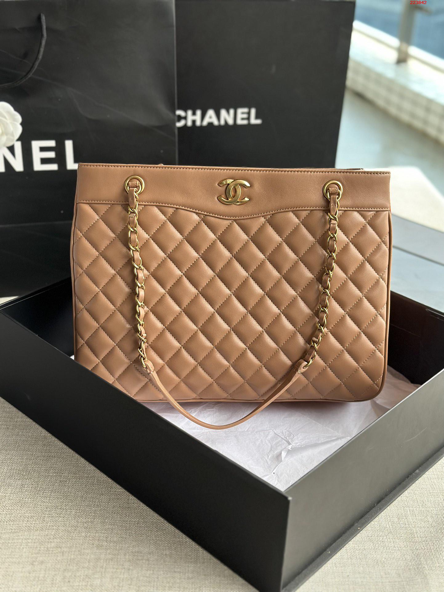 CHANEL   型号 57030    秋冬款购物袋 羊皮系列 