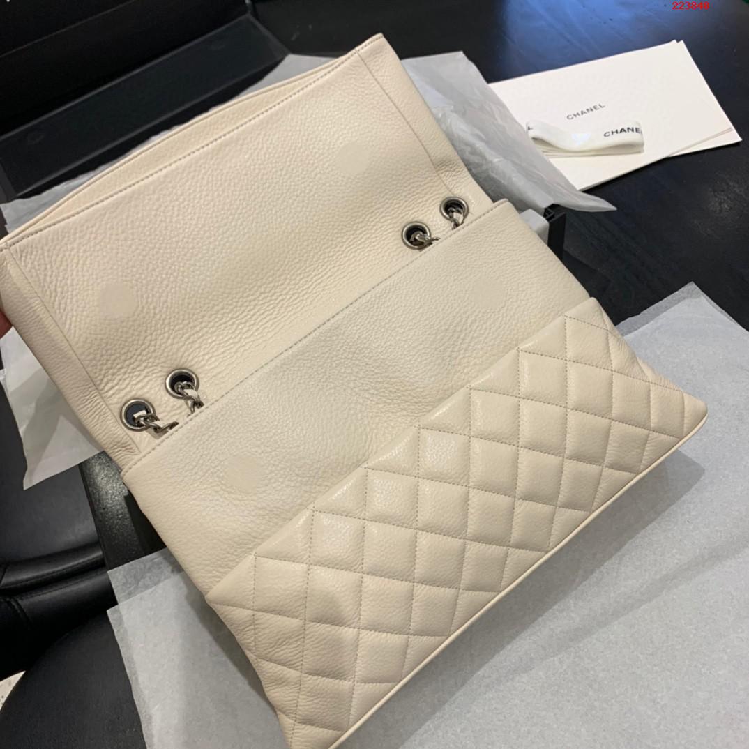 CHANEL    型号8095   2020年新款 鹿纹牛皮休闲包 